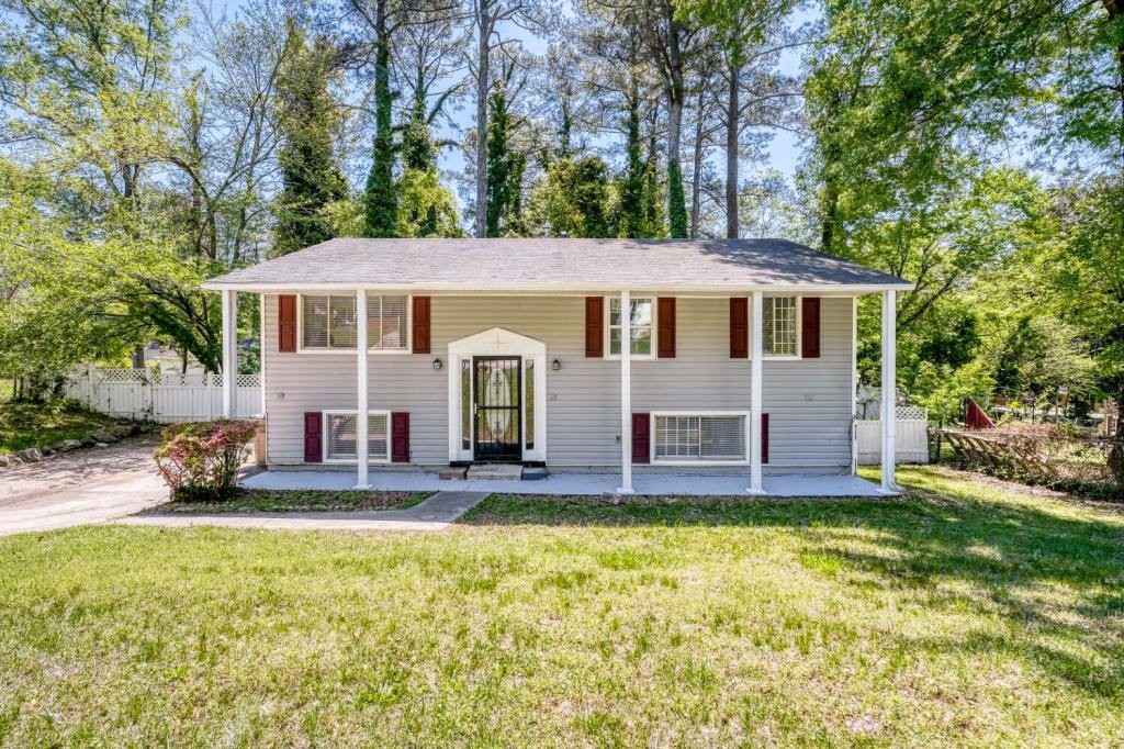 House for rent at 1340 Pineglen Dr, Riverdale, GA 30296