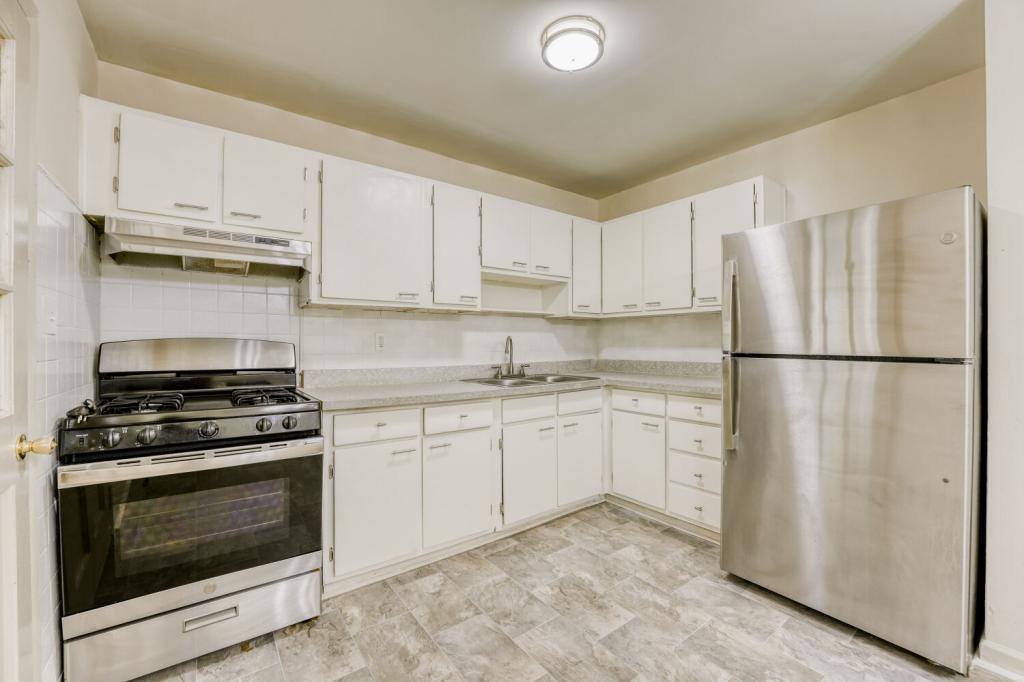 House for rent at 1340 Pineglen Dr, Riverdale, GA 30296