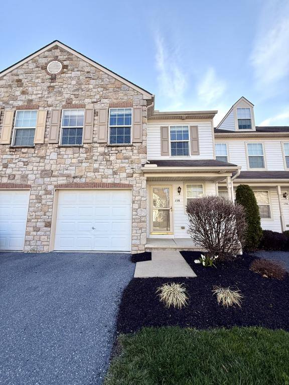 Townhouse for rent at 158 Radle Rd, Harrisburg, PA 17112
