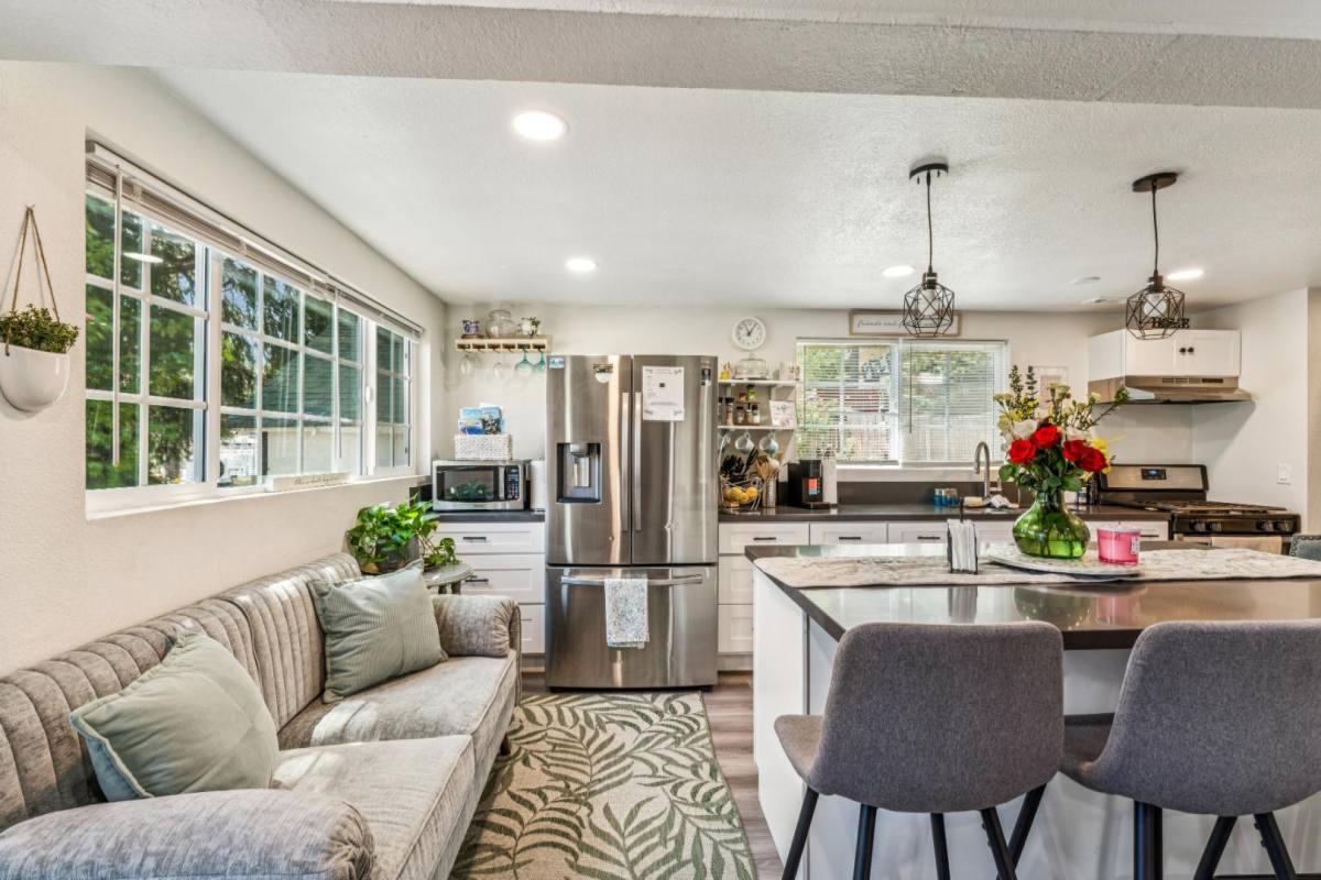 House for rent at 2472 Deep Creek Dr #F176, Running Springs, CA 92382