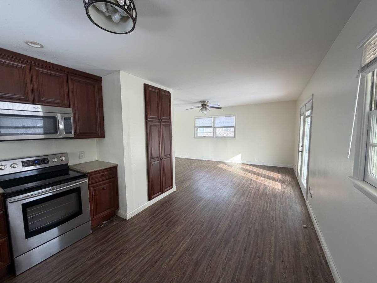 House for rent at 209 W 26th Ave, Hutchinson, KS 67502