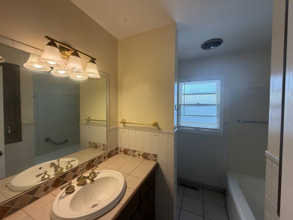 House for rent at 209 W 26th Ave, Hutchinson, KS 67502