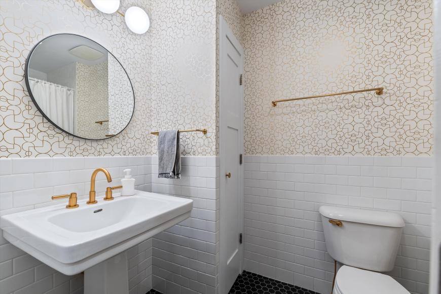 Apartment for rent at 4532 N Damen #2, Chicago, IL 60625