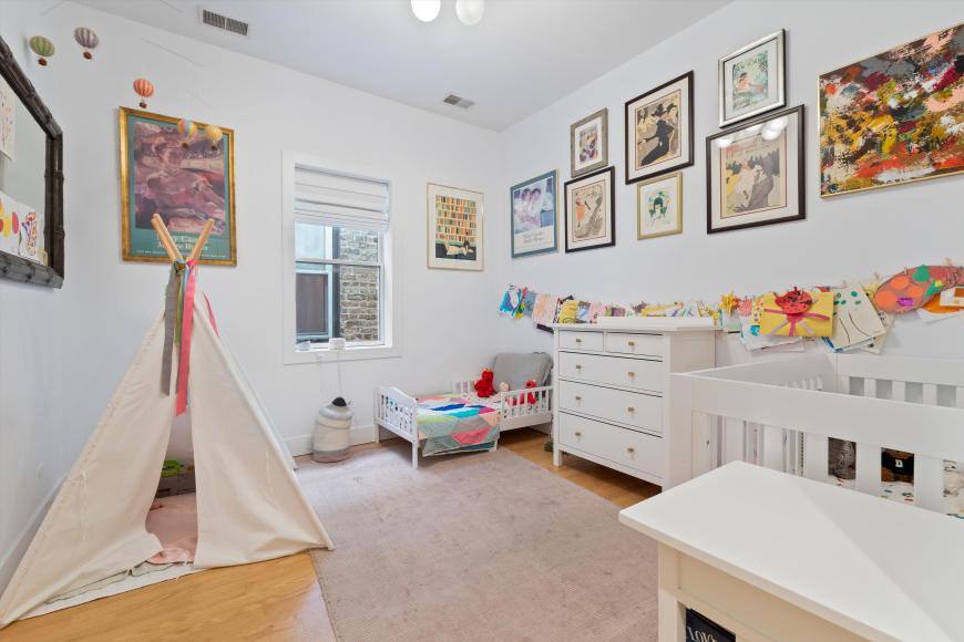 Apartment for rent at 4532 N Damen #2, Chicago, IL 60625