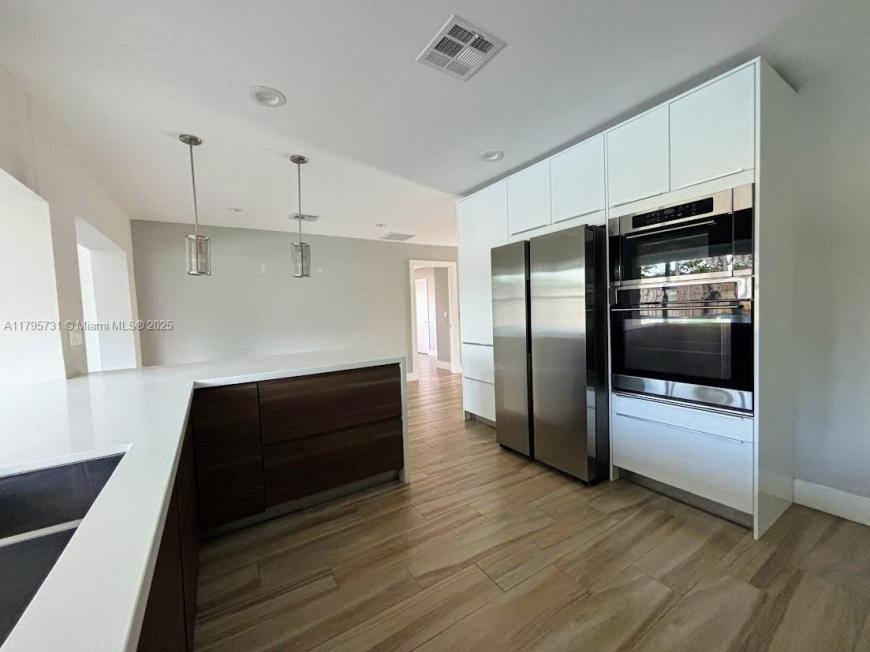 House for rent at 401 S Highland Dr, Hollywood, FL 33021