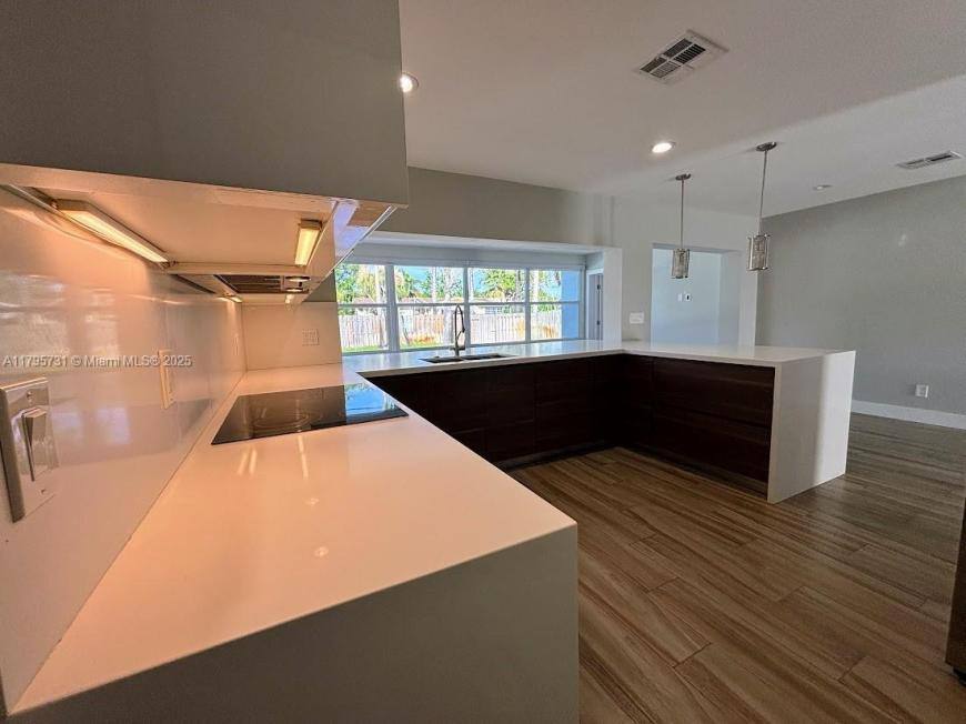House for rent at 401 S Highland Dr, Hollywood, FL 33021