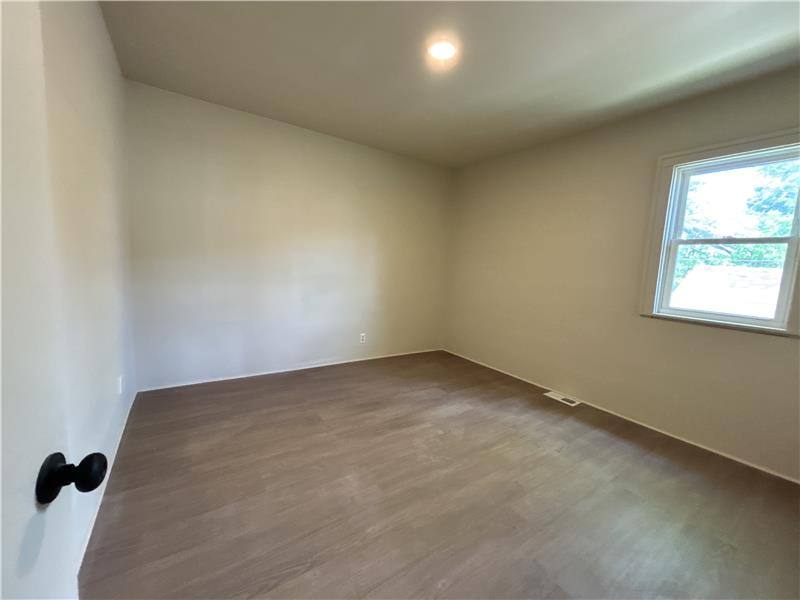 Apartment for rent at 1317 Plum St, Steubenville, OH 43952