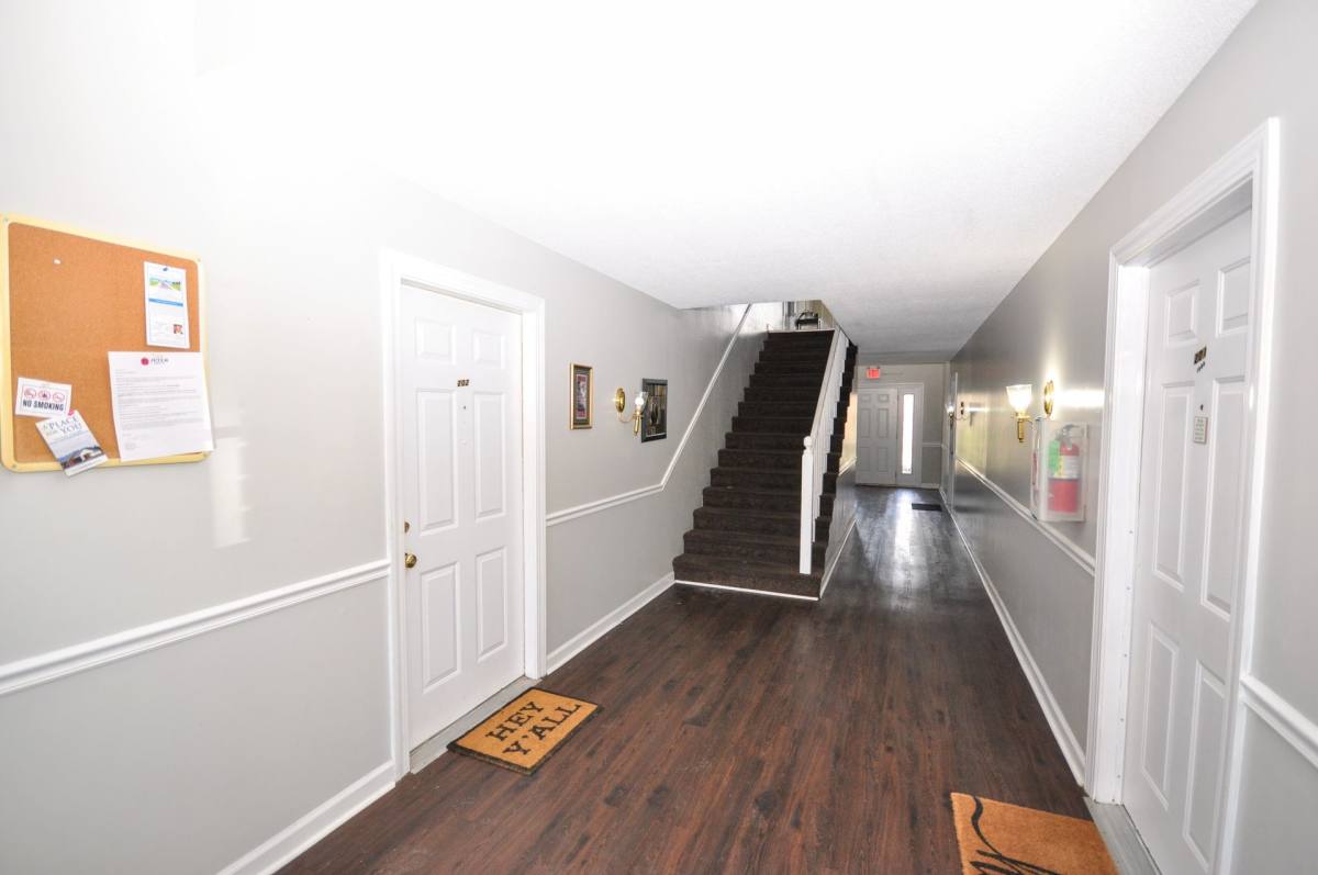 Apartment for rent at 620 Oak Park Blvd, Calvert City, KY 42029