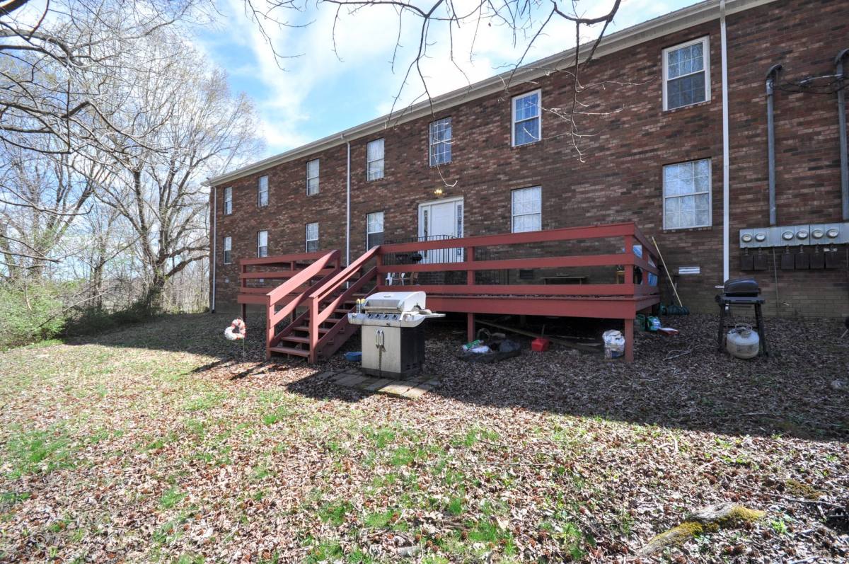 Apartment for rent at 620 Oak Park Blvd, Calvert City, KY 42029