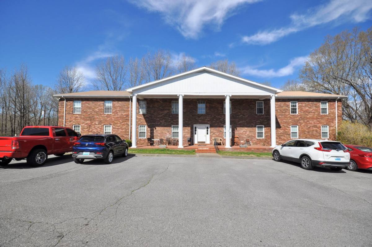 Apartment for rent at 620 Oak Park Blvd, Calvert City, KY 42029