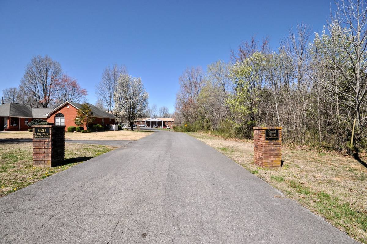 Apartment for rent at 620 Oak Park Blvd, Calvert City, KY 42029