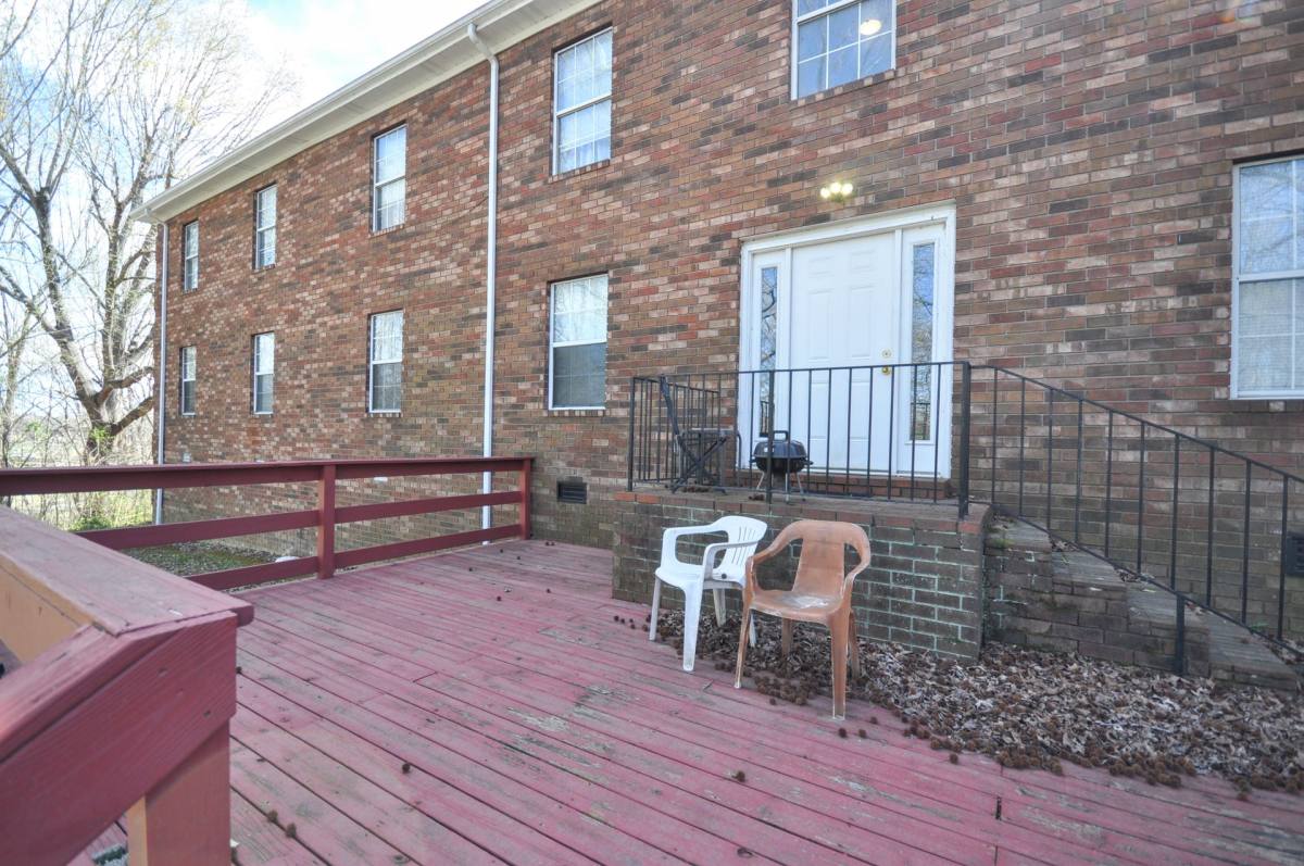 Apartment for rent at 620 Oak Park Blvd, Calvert City, KY 42029