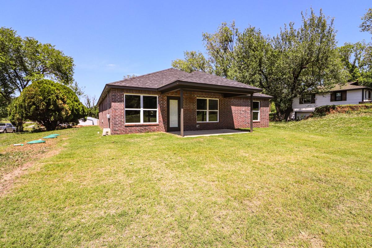 House for rent at 11108 E 138th Place N, Collinsville, OK 74021