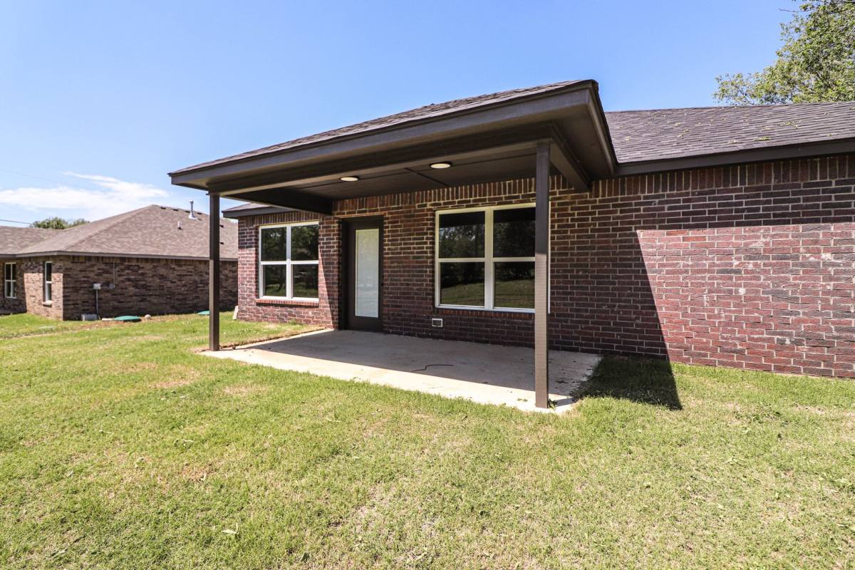 House for rent at 11108 E 138th Place N, Collinsville, OK 74021