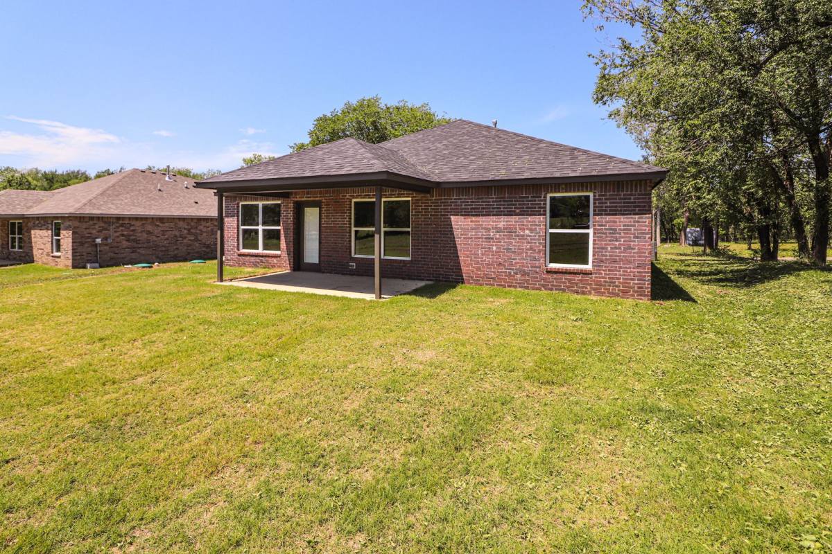House for rent at 11108 E 138th Place N, Collinsville, OK 74021