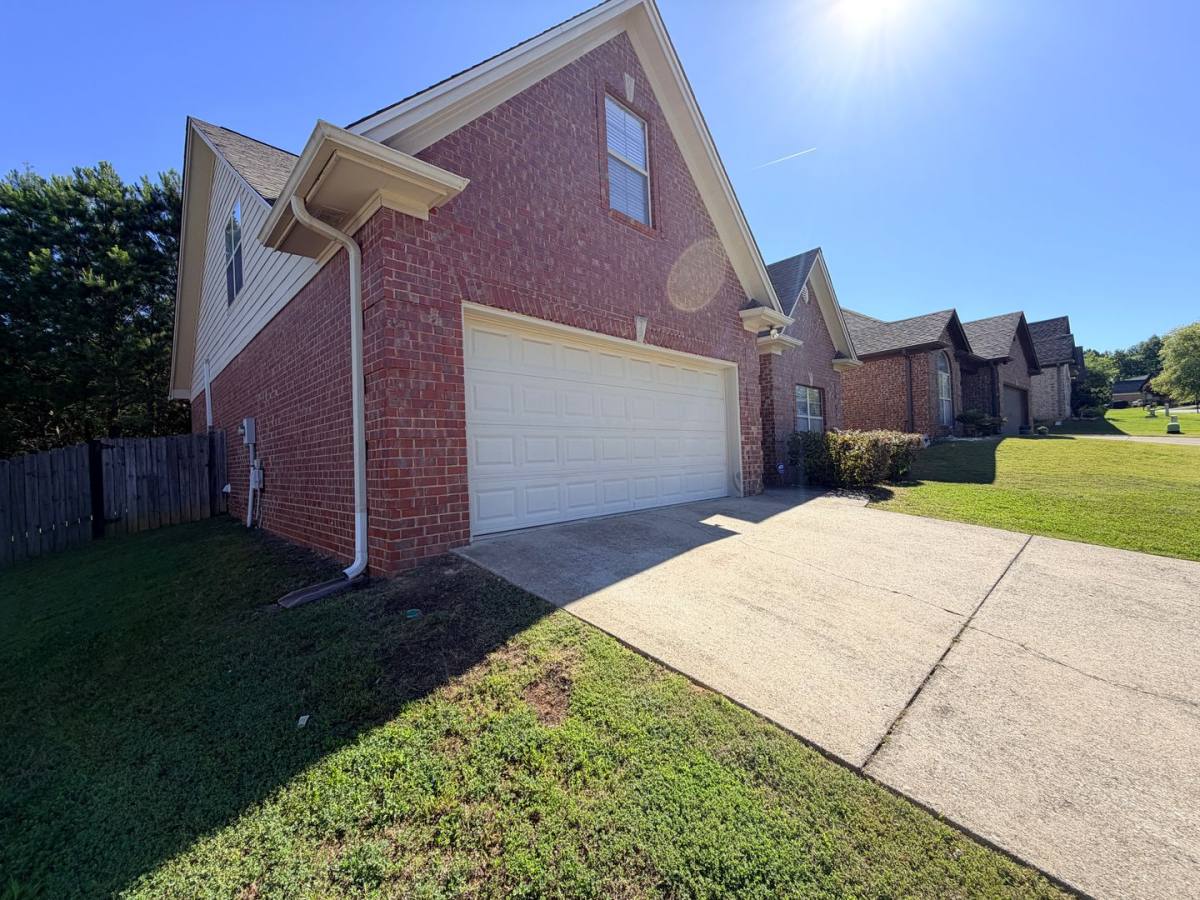 House for rent at 2938 Summit Dr, Fultondale, AL 35068