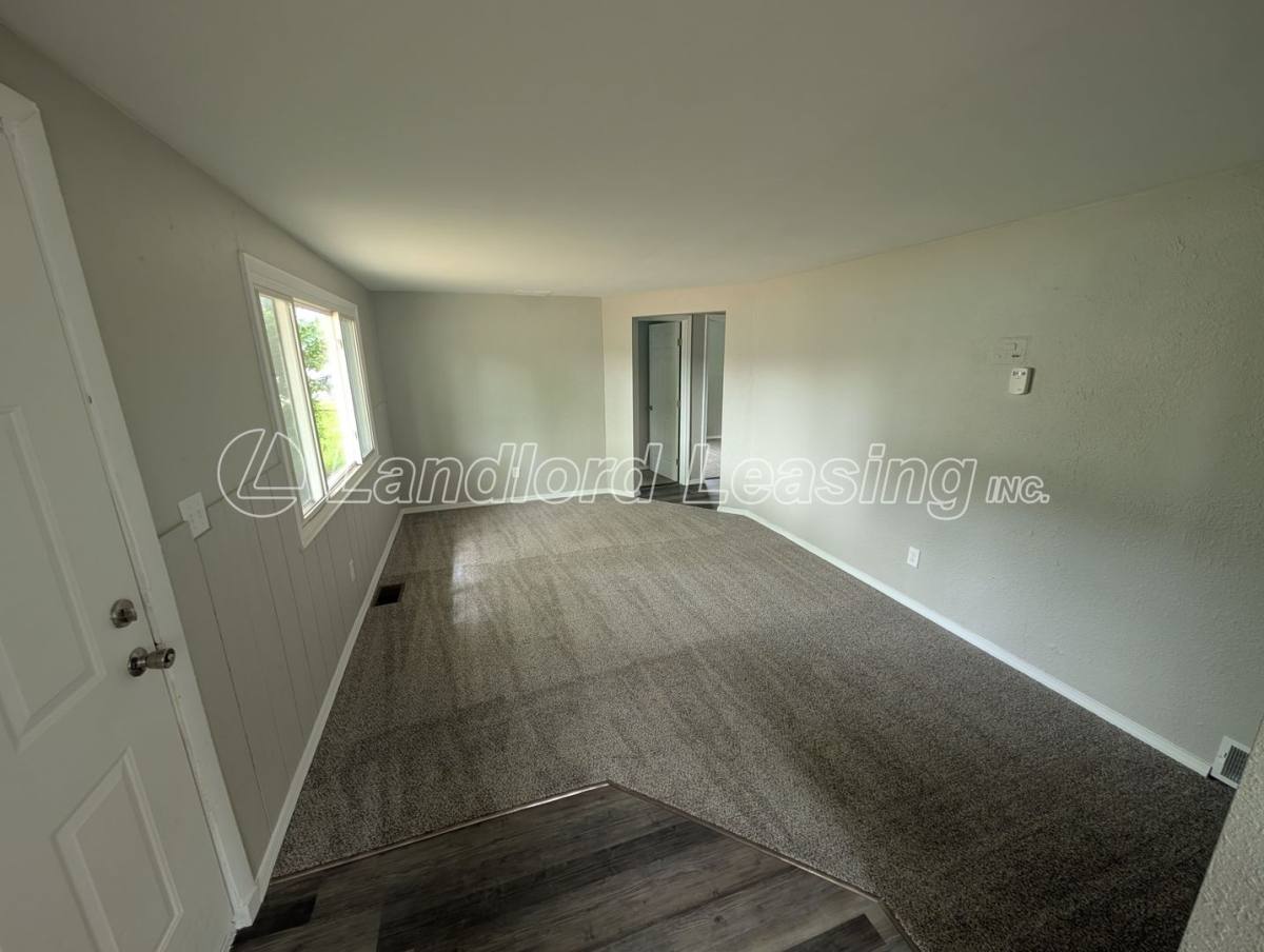 House for rent at 629 Vermont Dr, Lorain, OH 44052