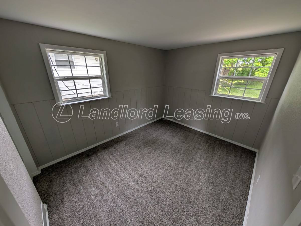House for rent at 629 Vermont Dr, Lorain, OH 44052