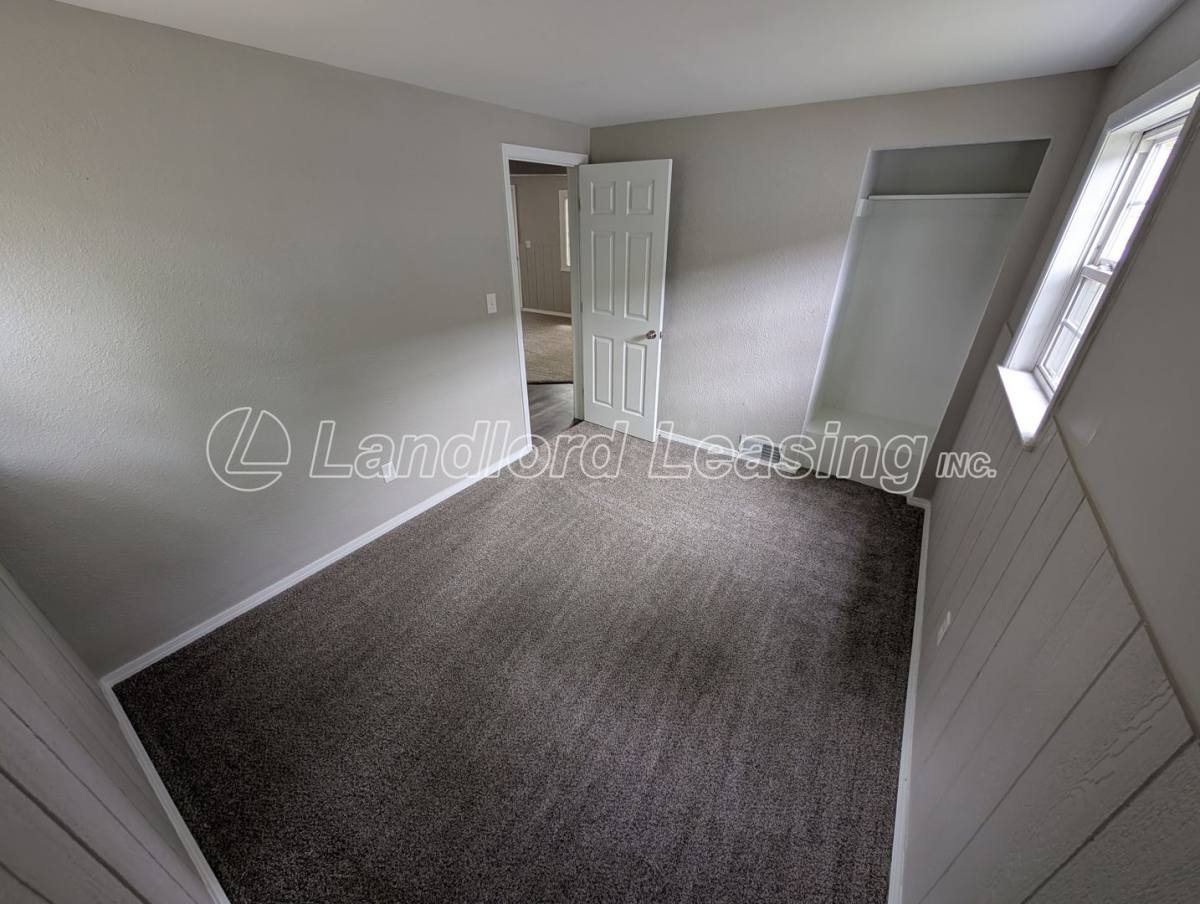 House for rent at 629 Vermont Dr, Lorain, OH 44052