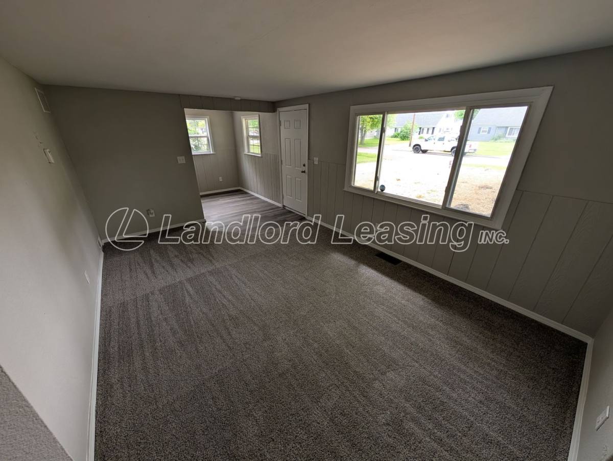 House for rent at 629 Vermont Dr, Lorain, OH 44052
