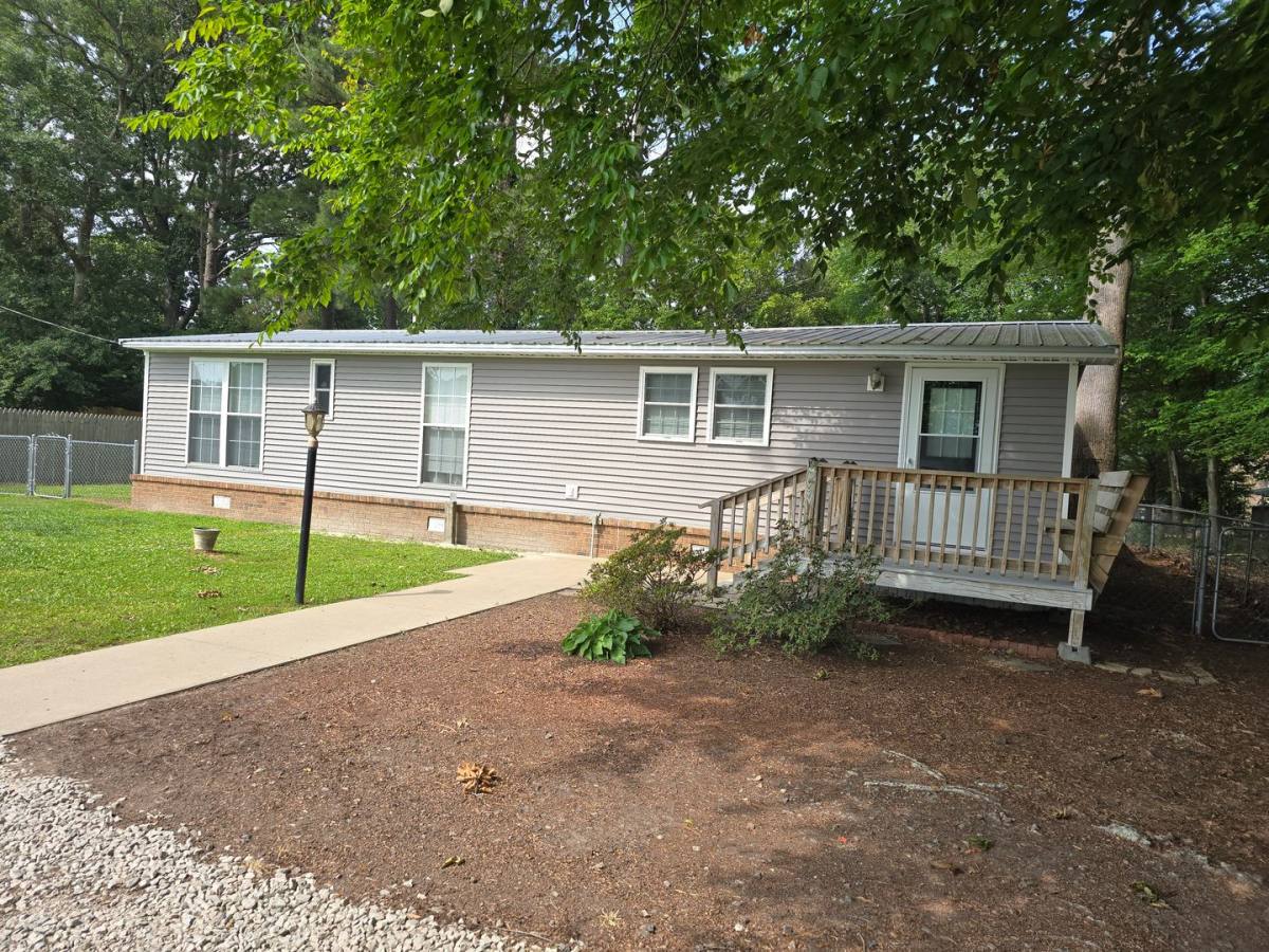 House for rent at 2506 W Main St Extended, Elizabeth City, NC 27909