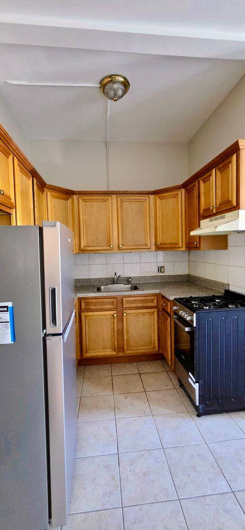 Apartment for rent at 4764 N Virginia, Chicago, IL 60625