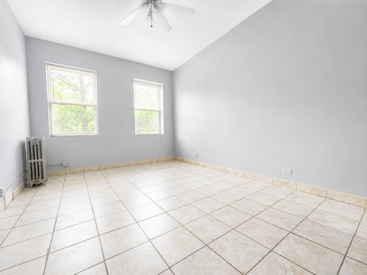 Apartment for rent at 4764 N Virginia, Chicago, IL 60625