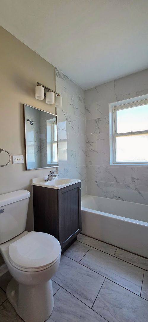 Apartment for rent at 4764 N Virginia, Chicago, IL 60625