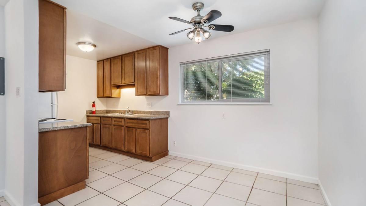 Apartment for rent at 1576 & 1580 Buena Vista, Alameda, CA 94501