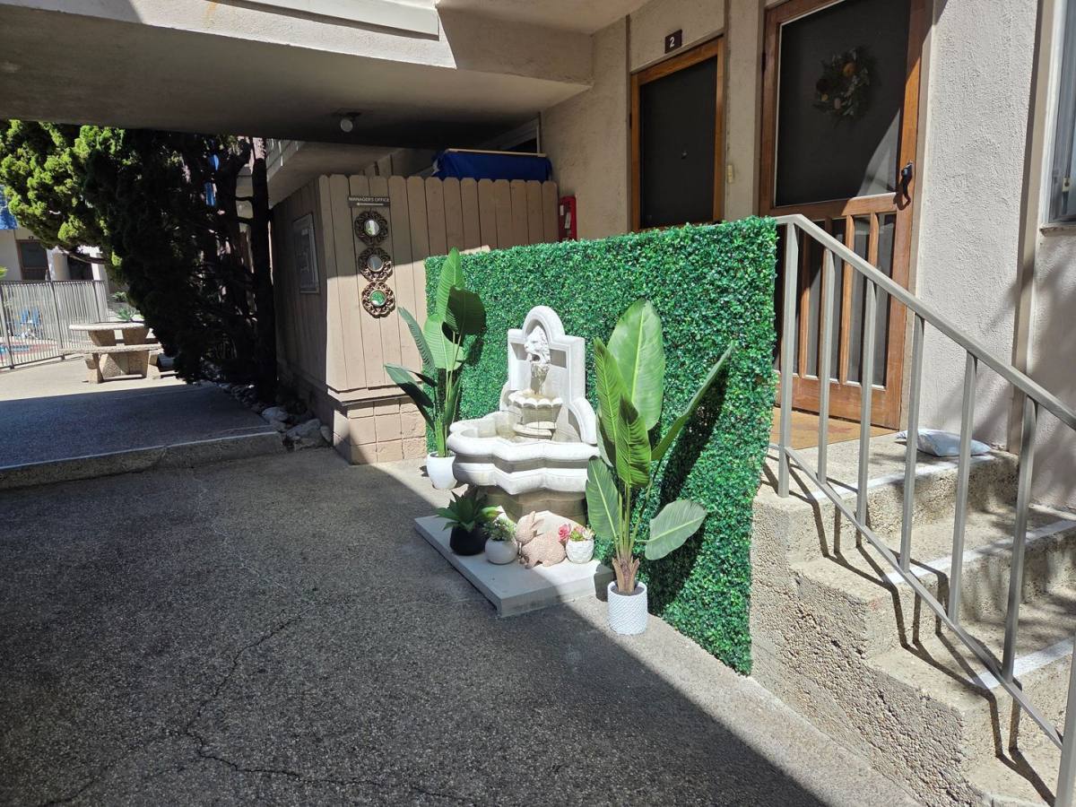 Apartment for rent at 24065 Ocean Ave, Torrance, CA 90505