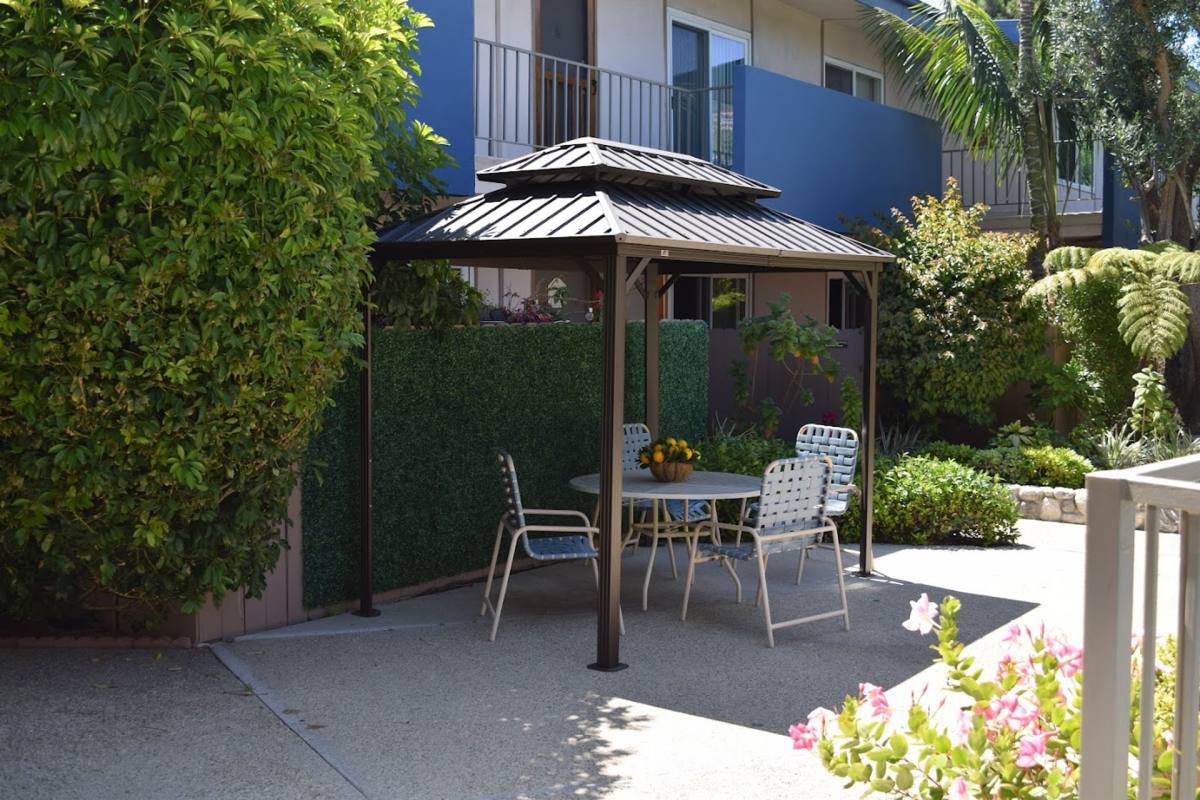 Apartment for rent at 24065 Ocean Ave, Torrance, CA 90505