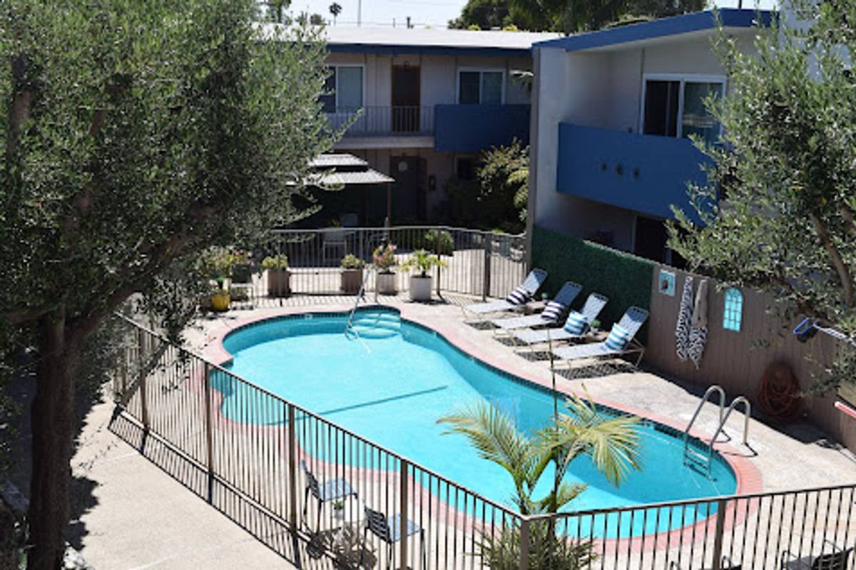 Apartment for rent at 24065 Ocean Ave, Torrance, CA 90505