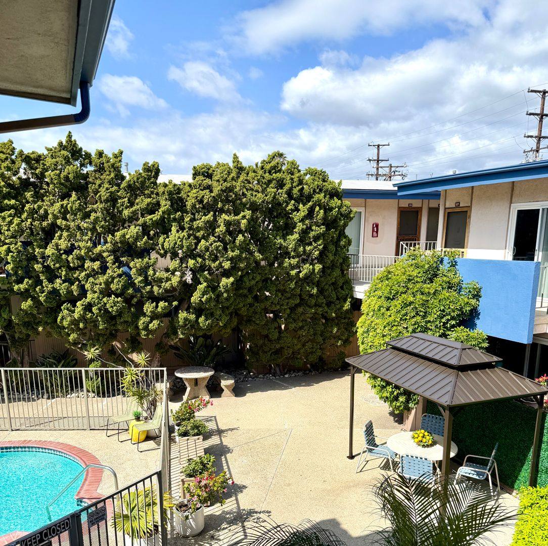 Apartment for rent at 24065 Ocean Ave, Torrance, CA 90505