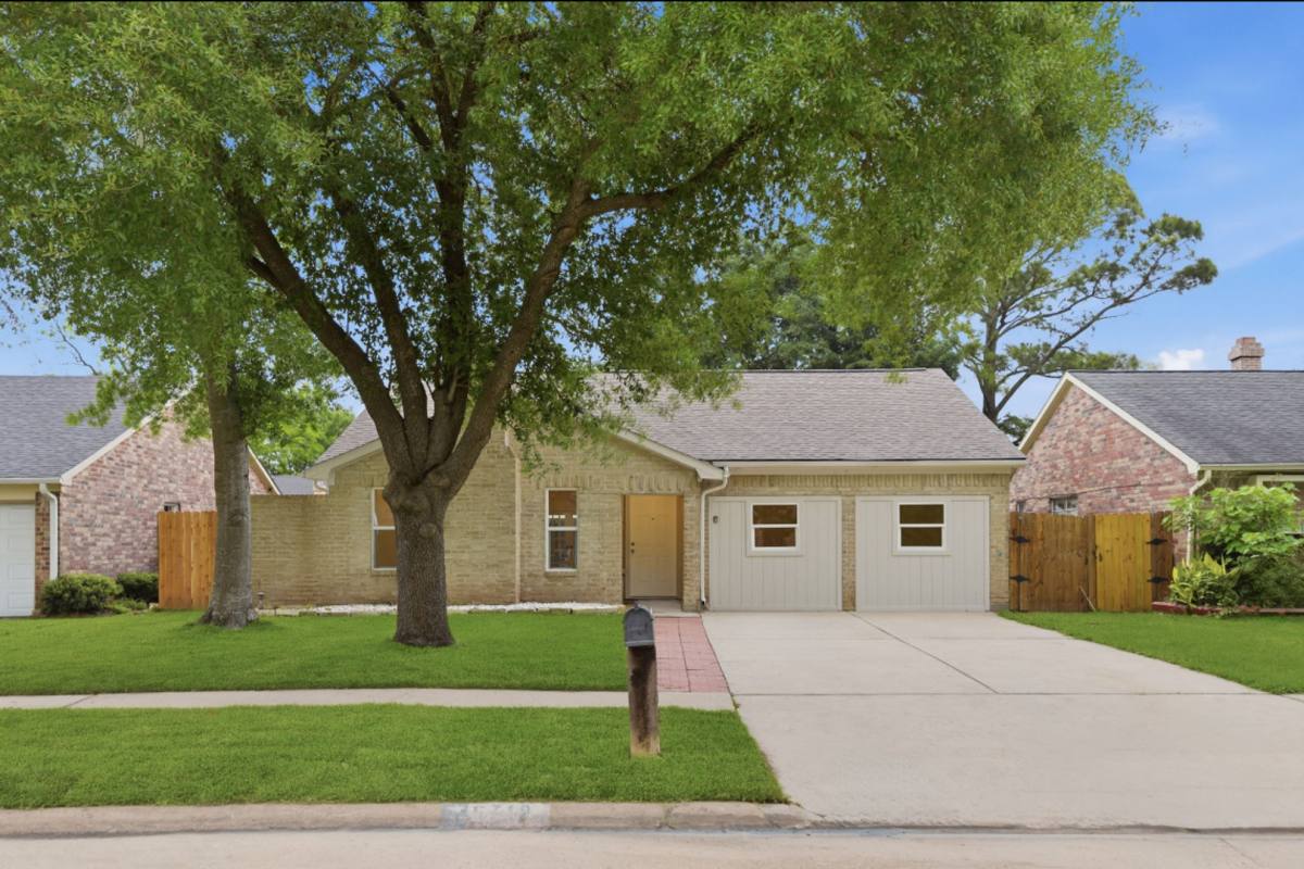 House for rent at 6718 Deer Ridge Lane, Houston, TX 77086