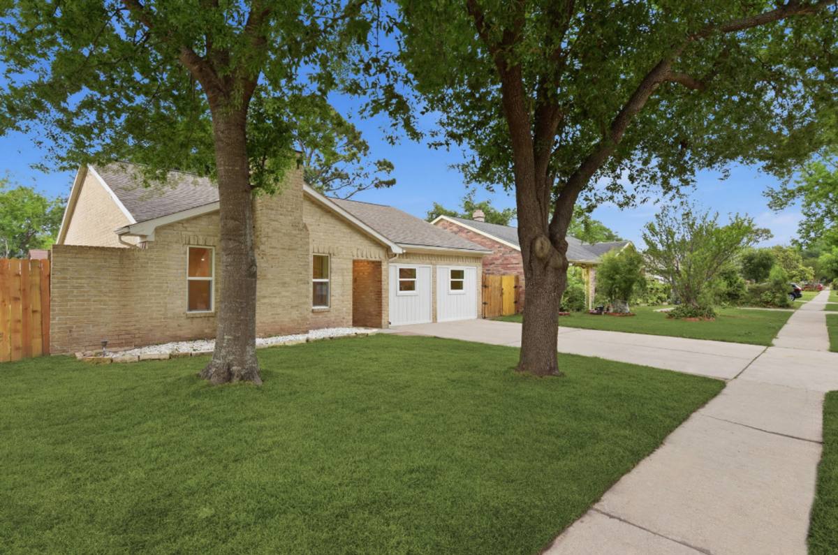 House for rent at 6718 Deer Ridge Lane, Houston, TX 77086