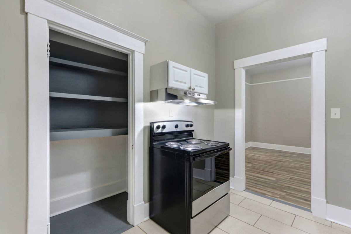 Apartment for rent at 660 E 34th St, Savannah, GA 31401