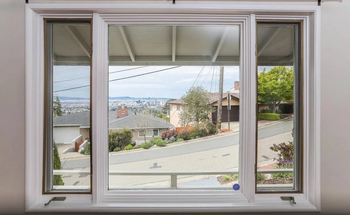 House for rent at 1908 Melvin Rd, Oakland, CA 94602