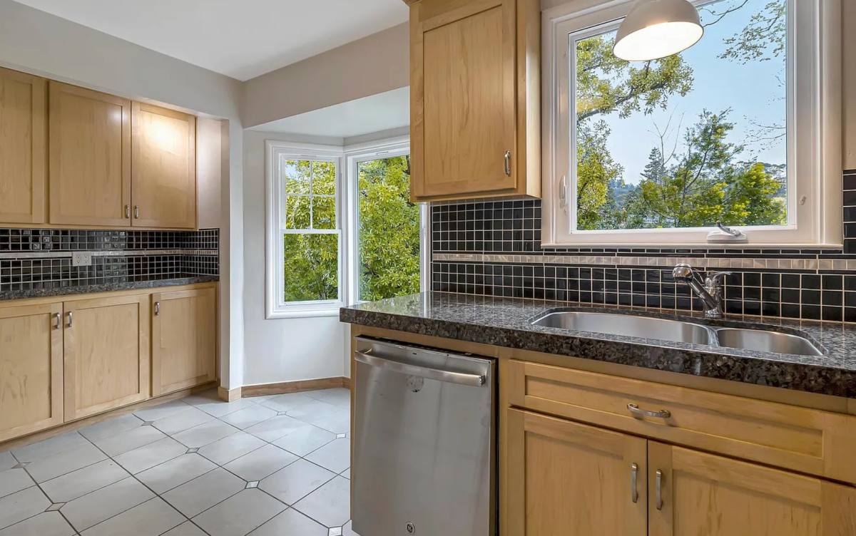 House for rent at 1908 Melvin Rd, Oakland, CA 94602