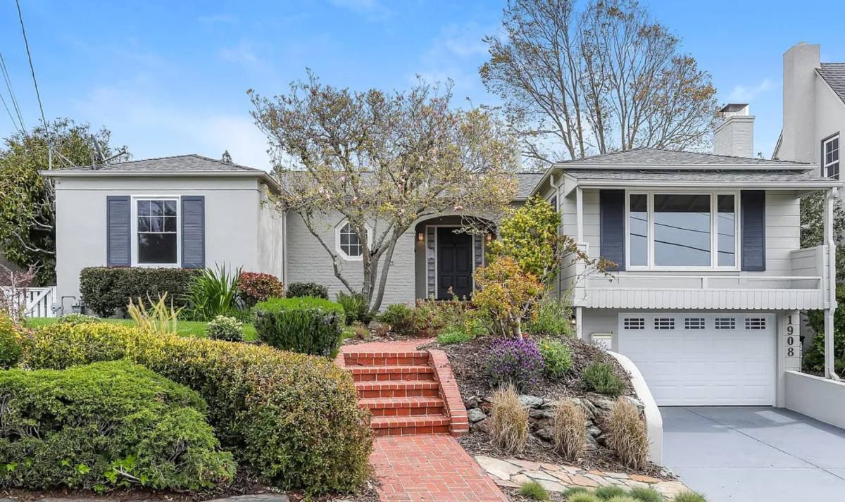 House for rent at 1908 Melvin Rd, Oakland, CA 94602