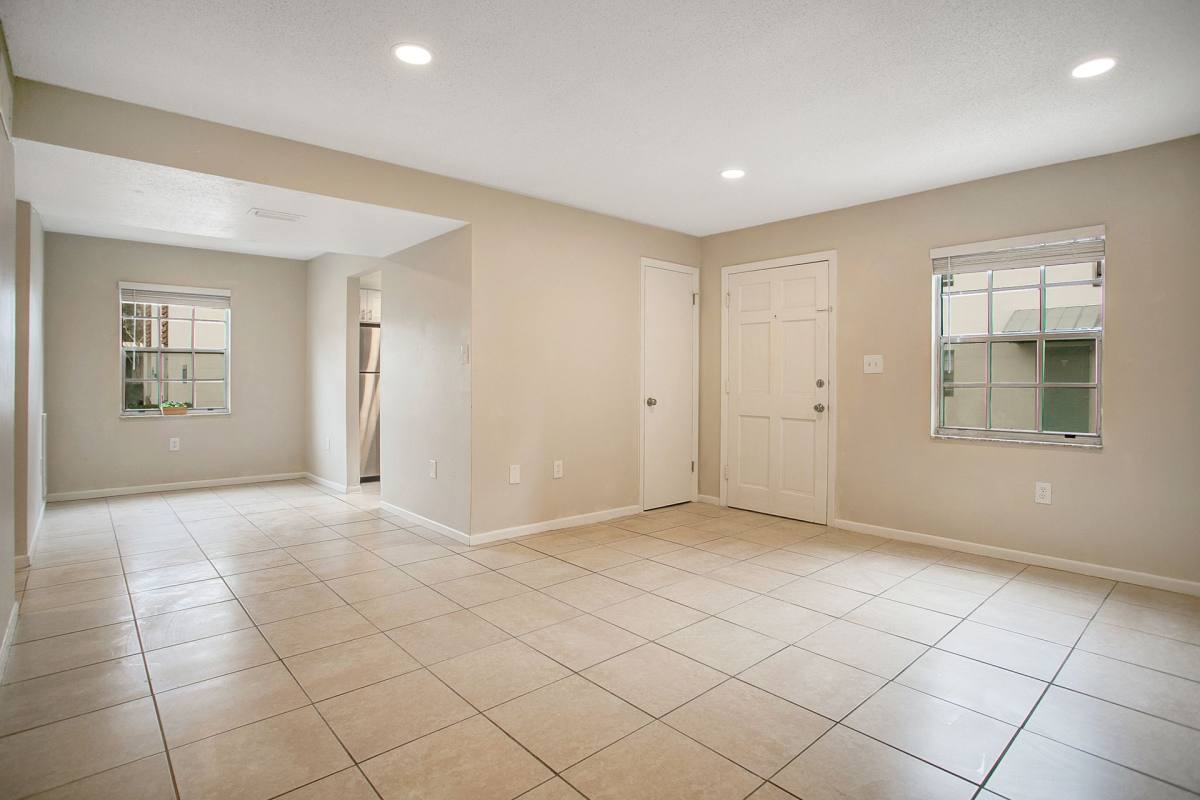 Apartment for rent at 1223 Pamela St, Leesburg, FL 34748
