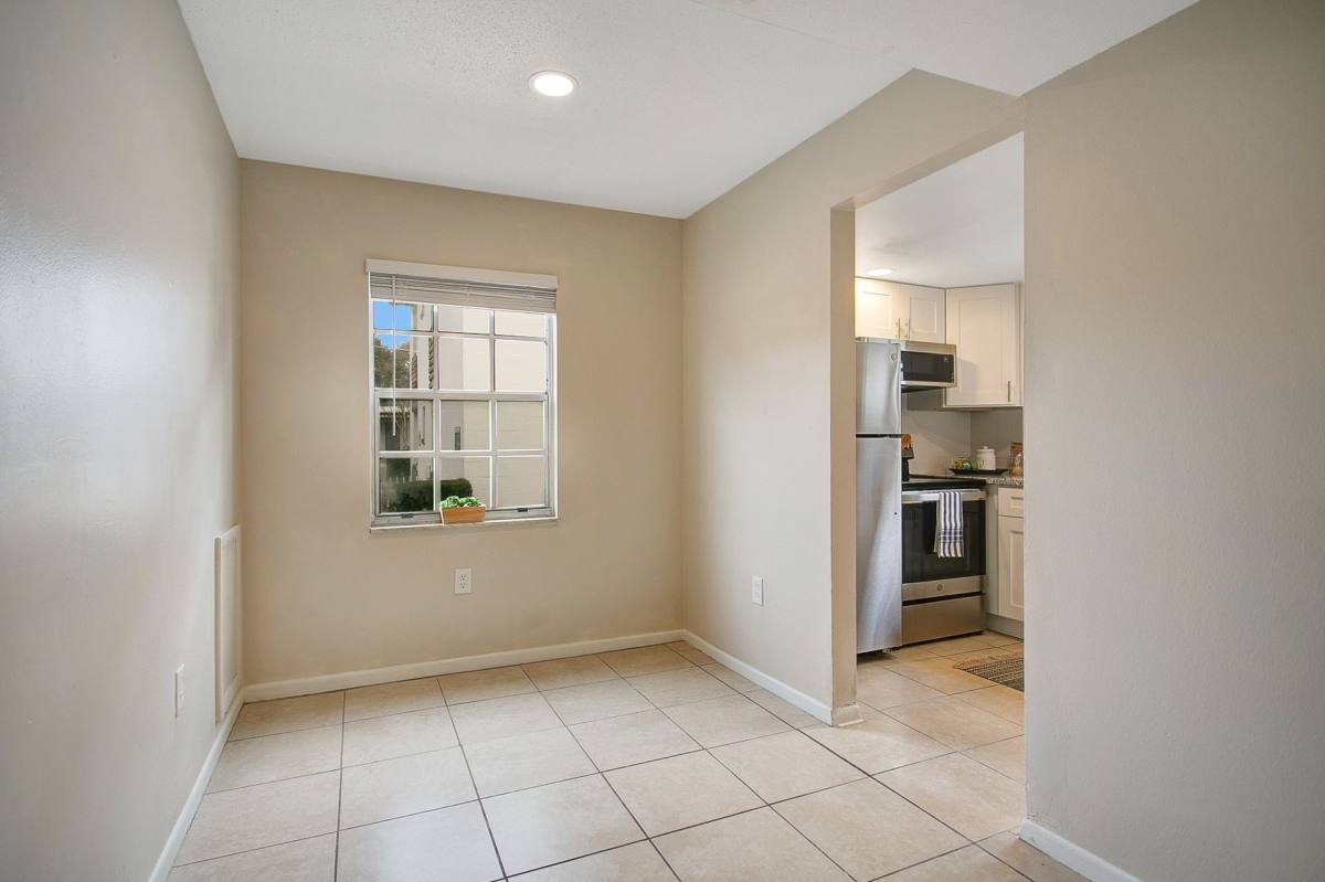 Apartment for rent at 1223 Pamela St, Leesburg, FL 34748