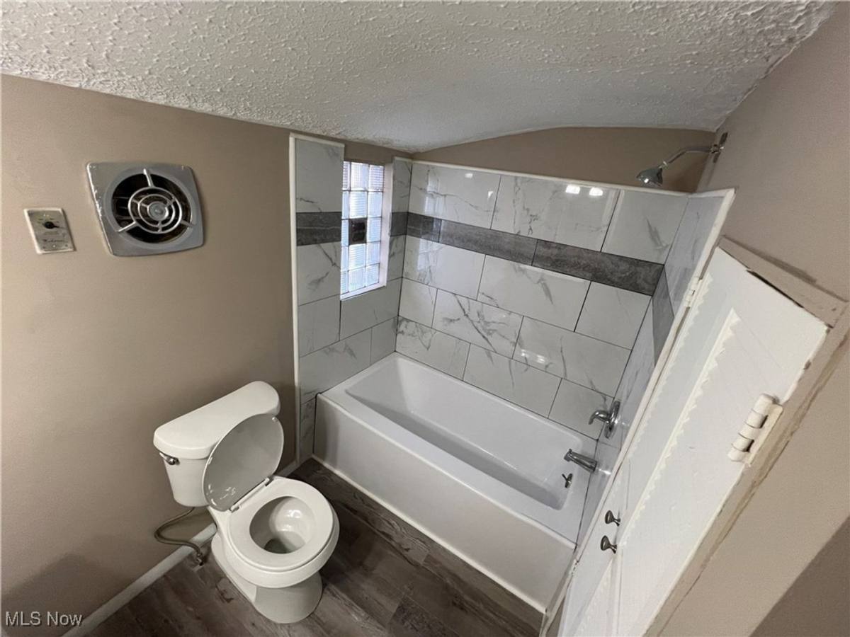 House for rent at 4617 E 173 St, Cleveland, OH 44128