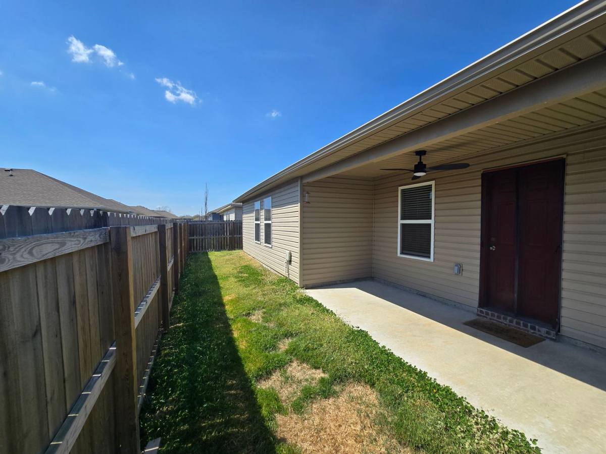 House for rent at 1061 E Bunting N A, Fayetteville, AR 72701