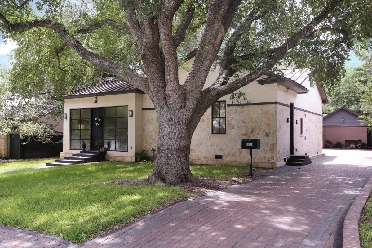 House for rent at 182 E Edgewood Place, San Antonio, TX 78209