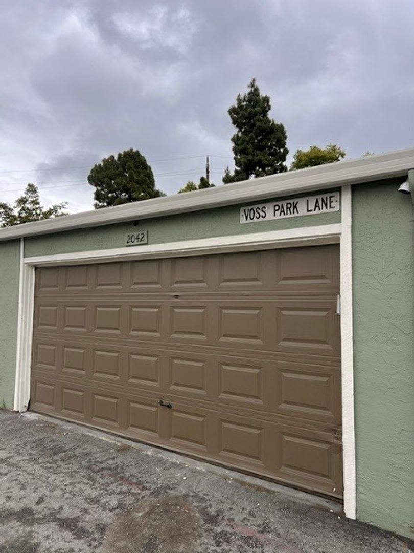 Townhouse for rent at 2042 Voss Park Lane, San Jose, CA 95131