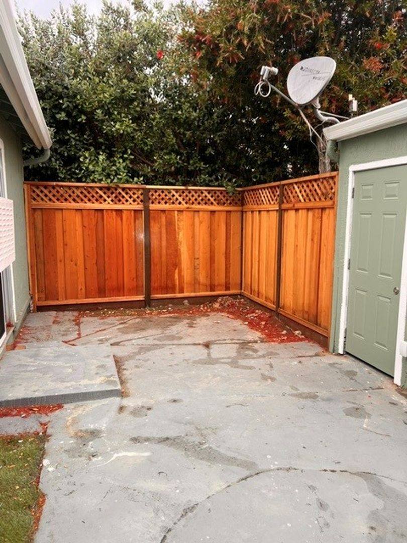 Townhouse for rent at 2042 Voss Park Lane, San Jose, CA 95131