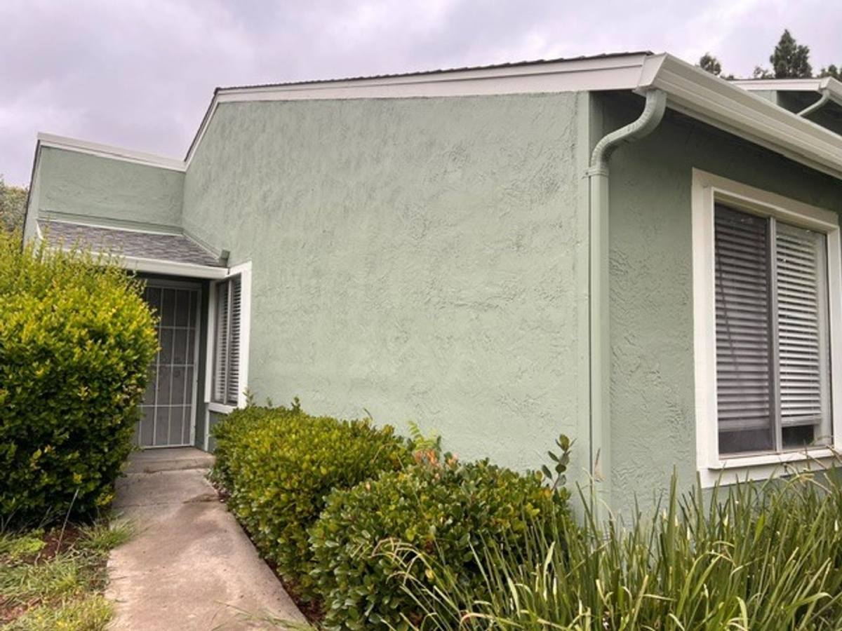 Townhouse for rent at 2042 Voss Park Lane, San Jose, CA 95131