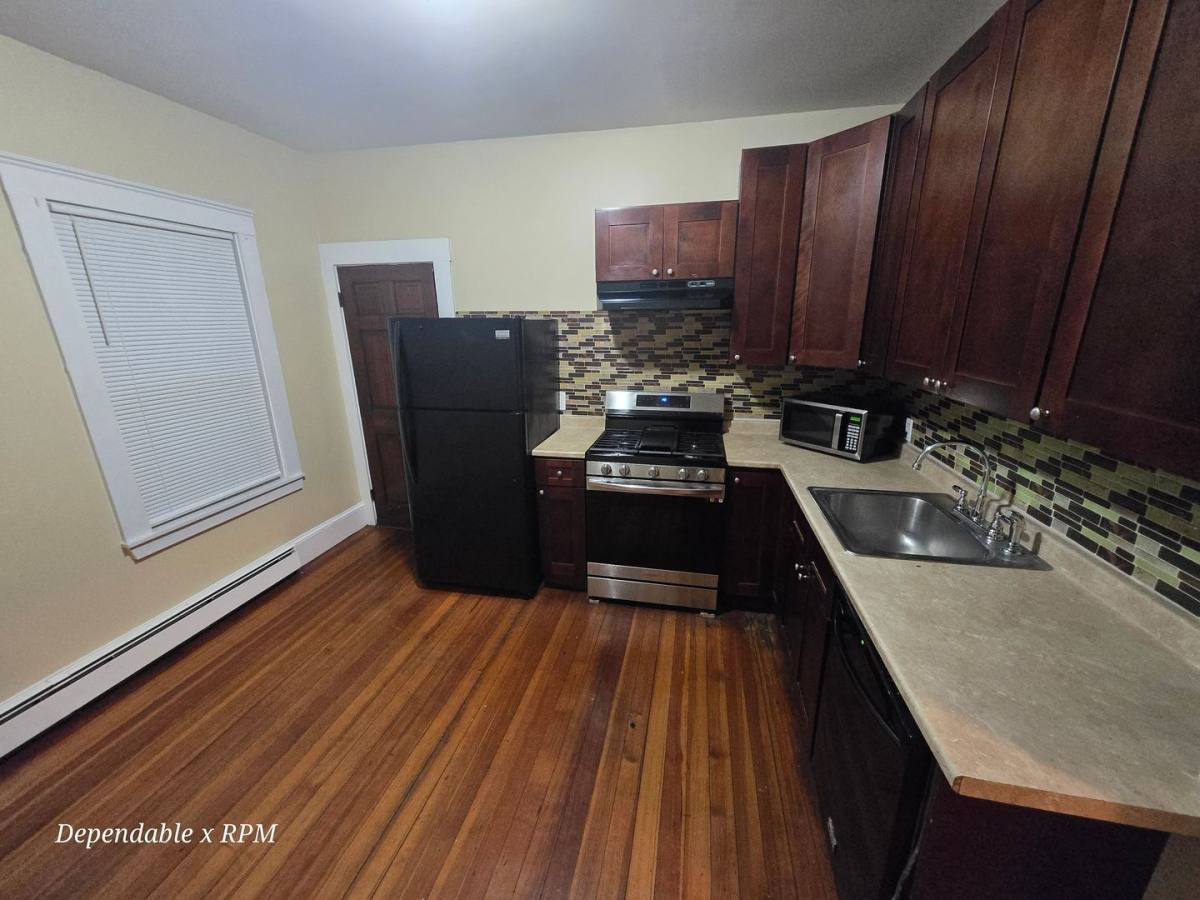 Apartment for rent at 735 Washington St, Dorchester Center, MA 02124