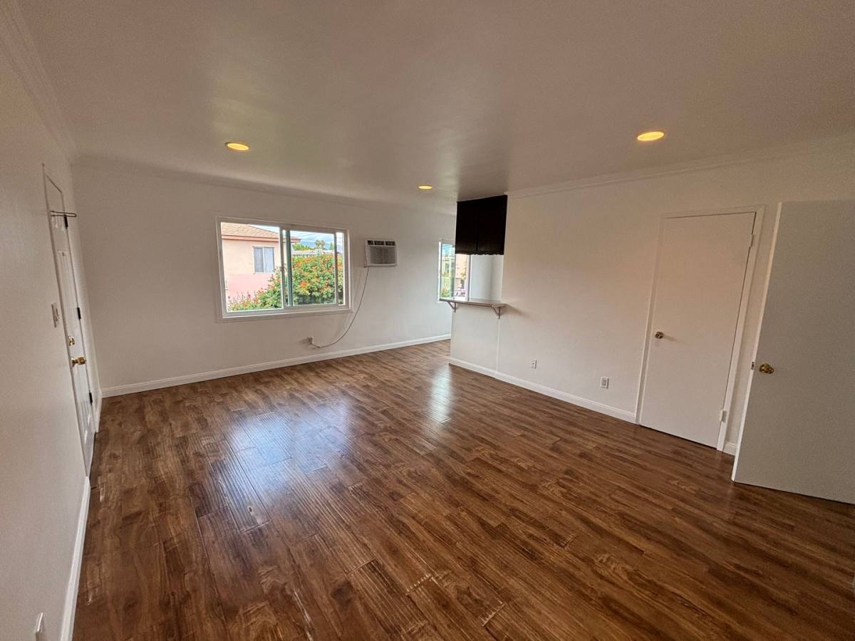 Apartment for rent at 7033 Fulton Ave, North Hollywood, CA 91605