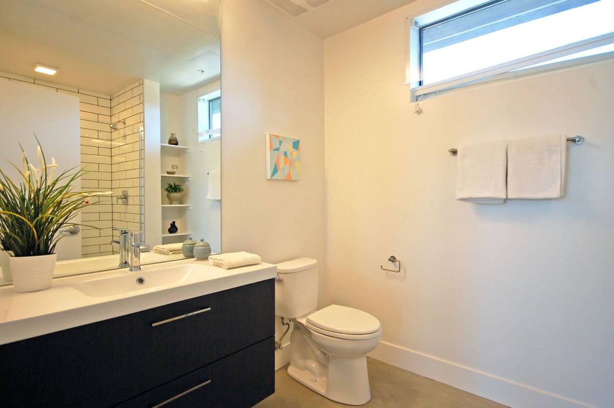 Apartment for rent at 2980 Allesandro St, Los Angeles, CA 90039